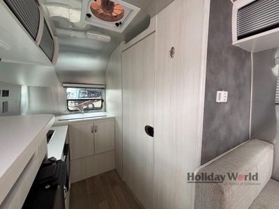 2022 Airstream Bambi - Photo 6