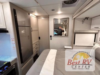 2026 Thor Motor Coach Four Winds Sprinter — photo 57 view