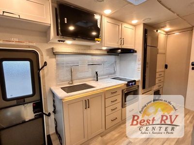 2026 Thor Motor Coach Four Winds Sprinter — photo 33 view