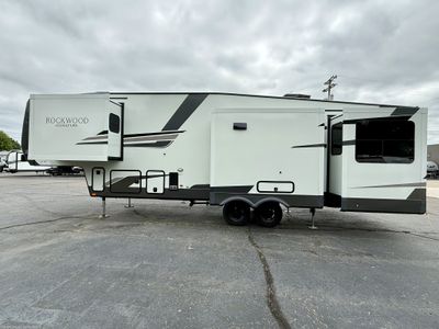 2025 Forest River Rockwood Signature — photo 12 view