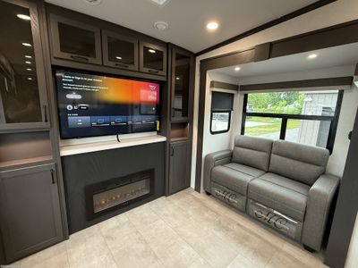 2025 Forest River Rockwood Signature — photo 29 view