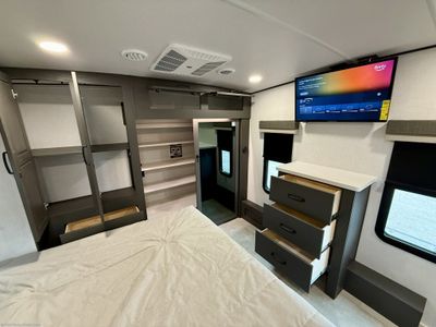 2025 Forest River Rockwood Signature — photo 58 view