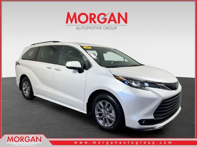 2025 Toyota Sienna - Photo 1