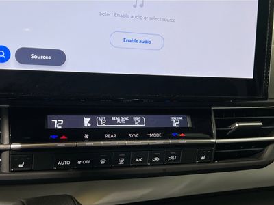 2025 Toyota Sienna - Photo 23