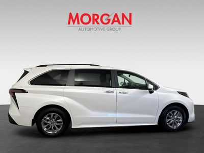 2025 Toyota Sienna - Photo 2