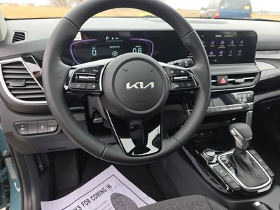 2026 Kia Seltos — photo 12 view