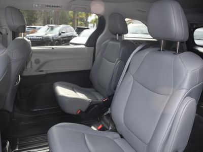 2023 Toyota Sienna - Photo 16