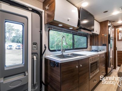 2022 Winnebago View — photo 18 view