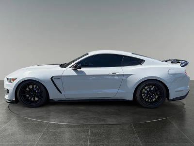 2017 Ford Mustang — detail view