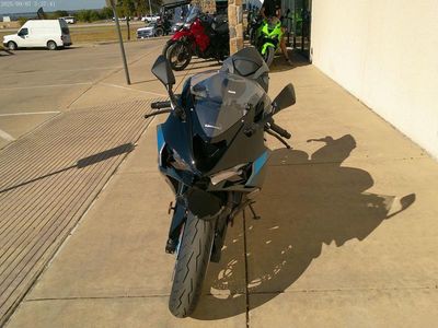 2026 Kawasaki Ninja ZX-6R - Photo 3