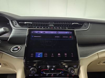 2025 Jeep Grand Cherokee — photo 18 view