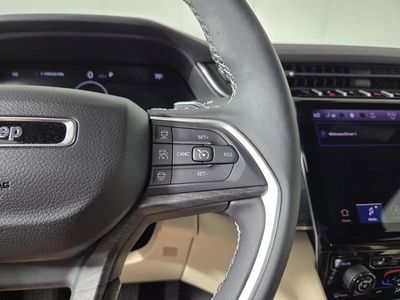 2025 Jeep Grand Cherokee — photo 17 view