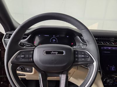2025 Jeep Grand Cherokee — photo 14 view