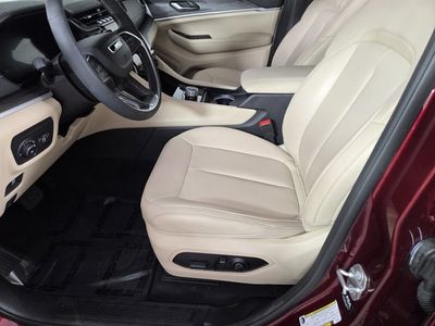 2025 Jeep Grand Cherokee — photo 13 view