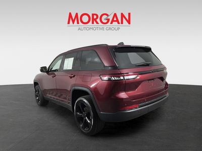 2025 Jeep Grand Cherokee — photo 8 view