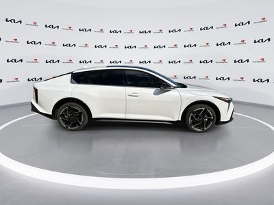 2026 Kia K4 — photo 9 view
