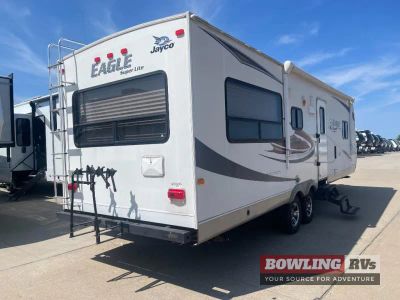 2011 Eagle Super Lite 318RLS — interior view