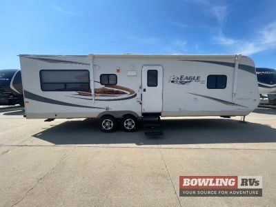 2011 Eagle Super Lite 318RLS — detail view