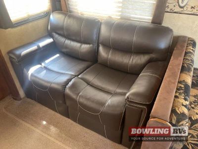 2011 Eagle Super Lite 318RLS — photo 10 view