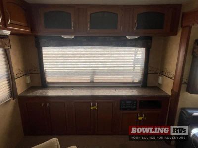 2011 Eagle Super Lite 318RLS — photo 11 view