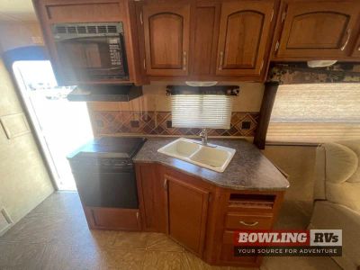 2011 Eagle Super Lite 318RLS — photo 15 view