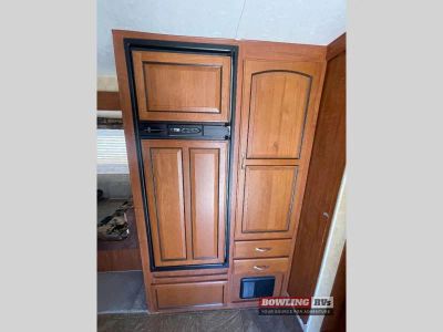 2011 Eagle Super Lite 318RLS — photo 19 view