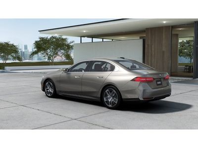 2026 BMW i5 - Photo 2