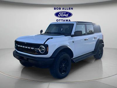 2025 Ford Bronco Big Bend in Oxford White — front three-quarter view