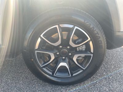 2025 Jeep Compass — photo 16 view