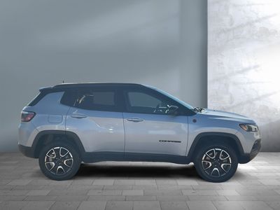 2025 Jeep Compass — photo 7 view