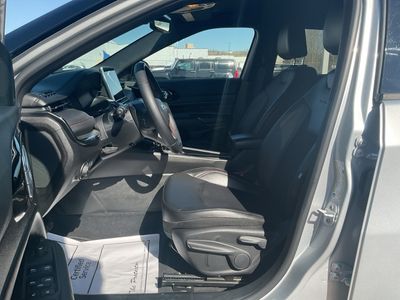 2025 Jeep Compass — photo 9 view