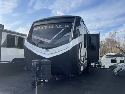 2025 Keystone OUTBACK 221MD — front three-quarter view
