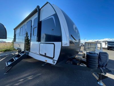 2025 Cruiser GO EXPLORE — front three-quarter view