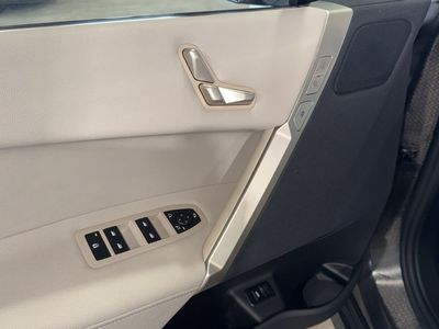 2023 BMW iX — photo 18 view