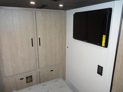 2025 Grand Design LINEAGE - Photo 25