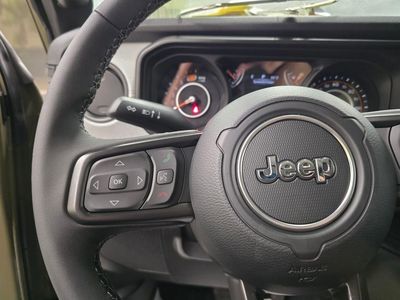 2026 Jeep Wrangler — photo 17 view