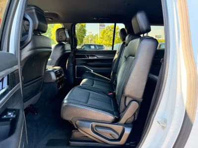 2024 Jeep Wagoneer L - Photo 15