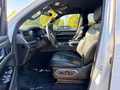 2024 Jeep Wagoneer L - Photo 25