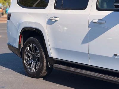 2024 Jeep Wagoneer L - Photo 9