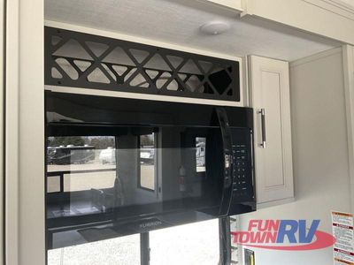 2025 Keystone RV Arcadia — photo 16 view