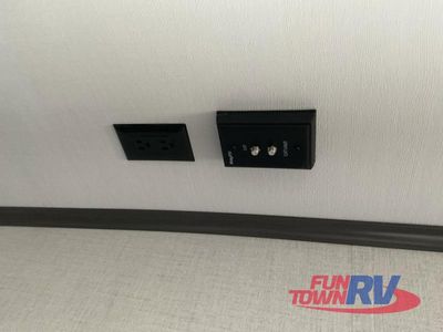2025 Keystone RV Arcadia — photo 44 view