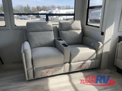 2025 Keystone RV Arcadia — photo 23 view