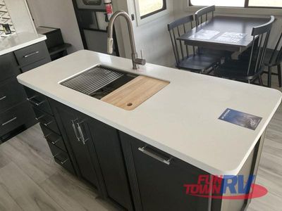 2025 Keystone RV Arcadia — photo 13 view