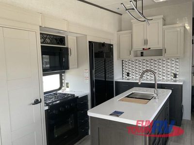 2025 Keystone RV Arcadia — photo 12 view