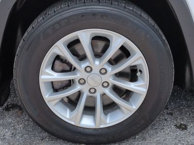 2022 Jeep Cherokee — photo 11 view