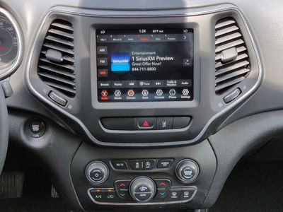 2022 Jeep Cherokee — photo 18 view