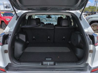 2022 Jeep Cherokee — photo 13 view