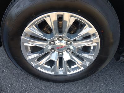 2024 GMC Yukon XL - Photo 10