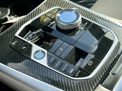 2026 BMW X5 — photo 14 view