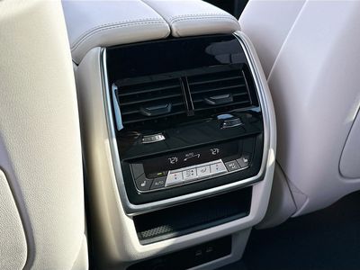 2026 BMW X5 — photo 20 view
